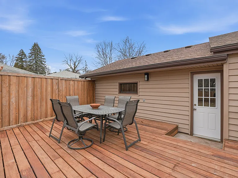 8954 York Rd — Photo 15