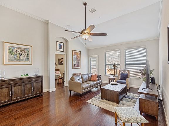2nd image of 2905 Cranston Pl