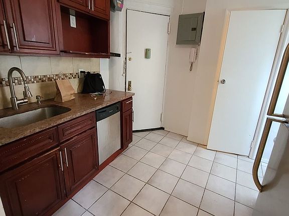 5th image of 264 E 2nd St APT 11A
