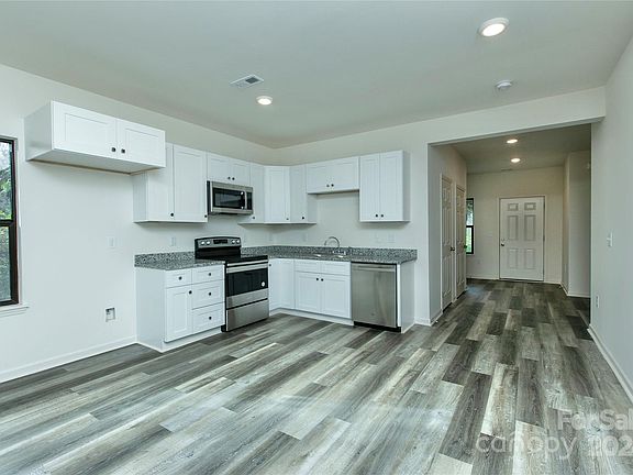 3rd image of 360 8th Avenue Dr SW