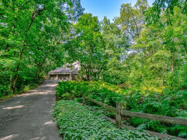 5 Crocus Ln, North Oaks, MN 55127