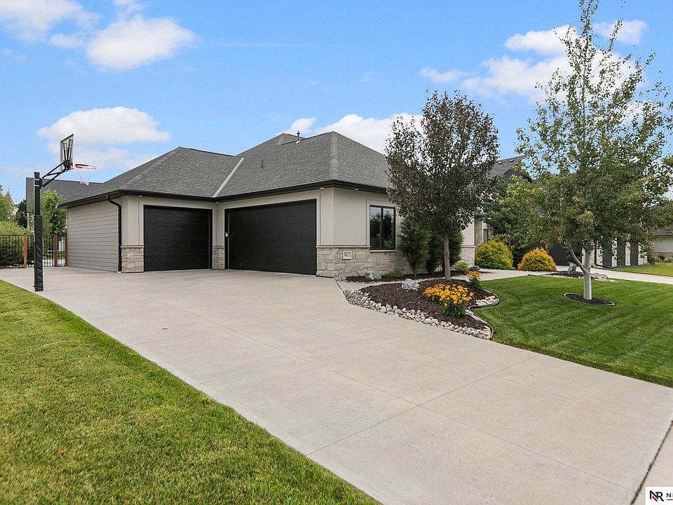 1st image of 9631 Andermatt Dr