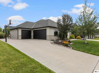 9631 Andermatt Dr, Lincoln, NE 68526
