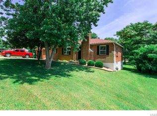 515 N 7th St, De Soto, MO 63020