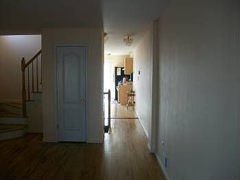 5th image of 132 Alberta Ave