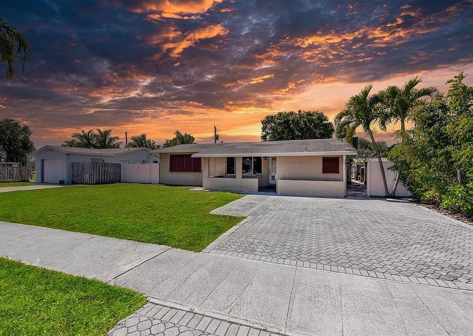 1st image of 271 SE 8th Avenue