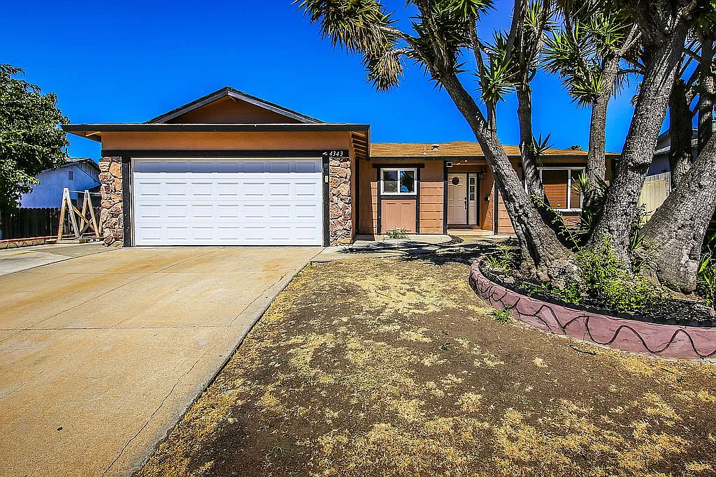 4343 San Miguel Cir photo 1