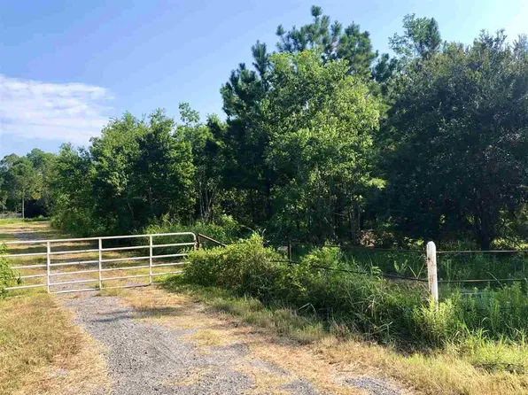 7880 Pevitot St, Beaumont, TX 77707