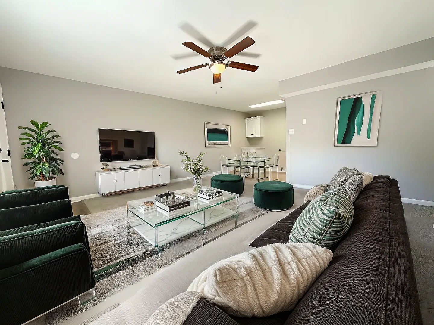 713 Melody Ln — Photo 2