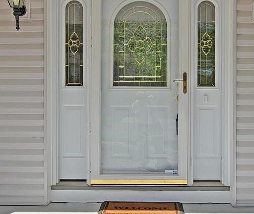 3rd image of 115 Woodshade Dr