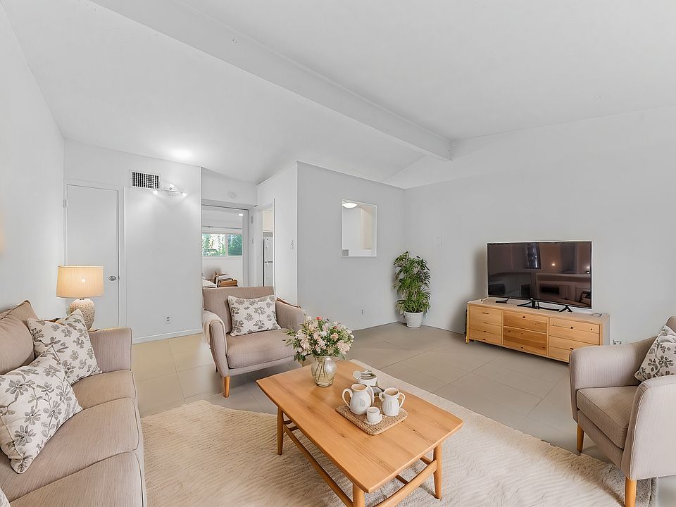 1st image of 1907 Fairlawn Ln #1