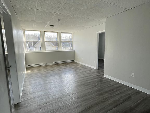 2nd image of 179 Grand St #4