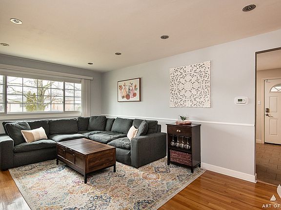 5th image of 9128 S Trumbull Ave