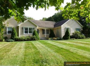 17 Cottagewood Ln, Kennebunk, ME 04043