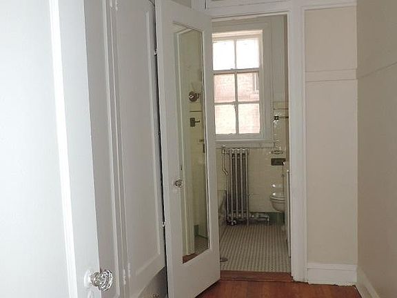 5th image of 913 Elmwood Ave APT C1