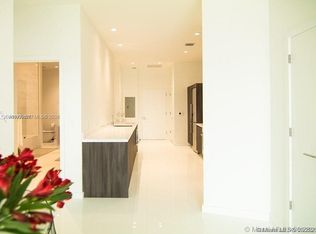 Paramount Miami Worldcent, Miami, FL 33132