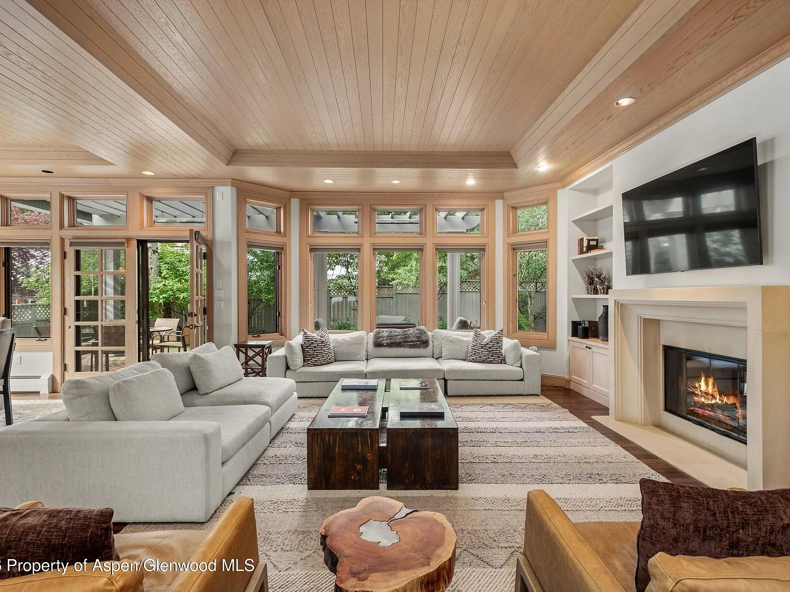 4 bed, 4.5 bath, 4842 sqft, $67,500 — Photo 3