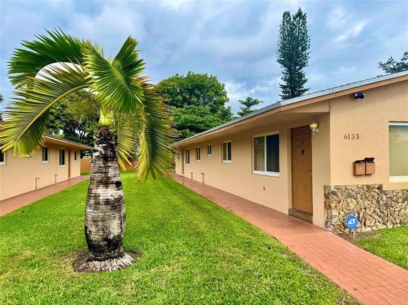 6133 Buchanan St APT 2