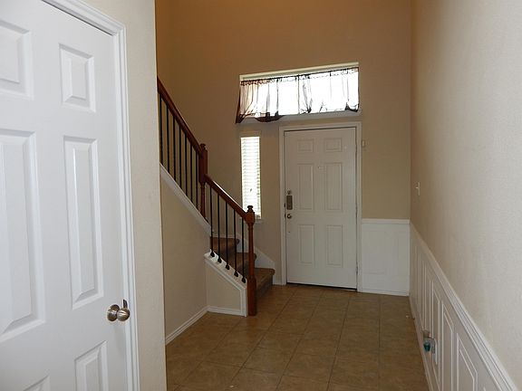 4th image of 2404 Black Orchid Dr
