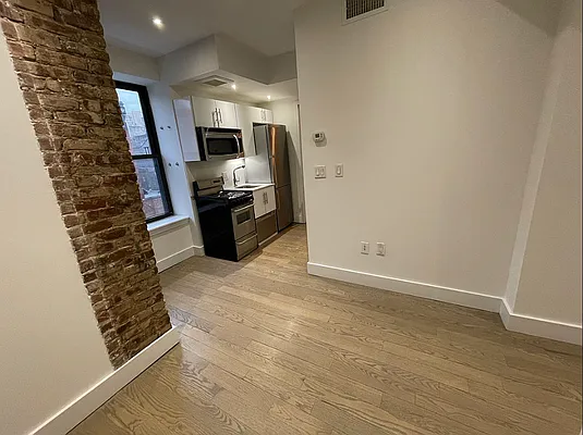 Rented by REAL New York | media 7