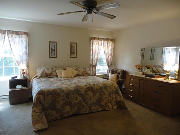 3rd image of 31 Blackthorn Pl