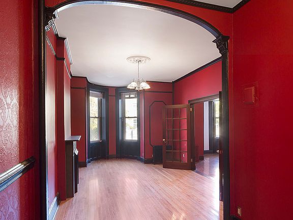 3rd image of 546 51st Ave