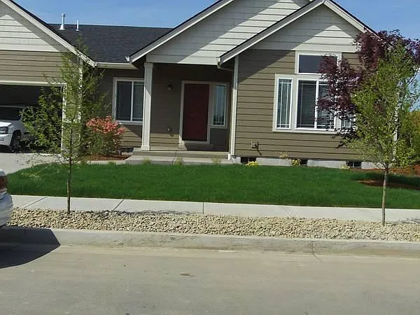 4 bed, 2225 sqft, $2,795 — Photo 1