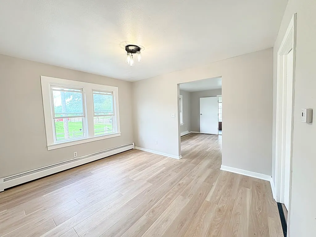 2 bed, 956 sqft, $1,100 — Photo 2