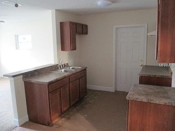4th image of 1222 Golden Gate Cir