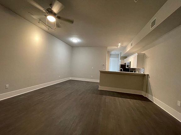 5th image of 2727 Houston Ave #310