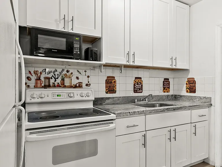 1021 NE 24th Ave #12 — Photo 17