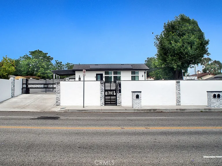 13310 1/2 Glenoaks Blvd — Photo 20