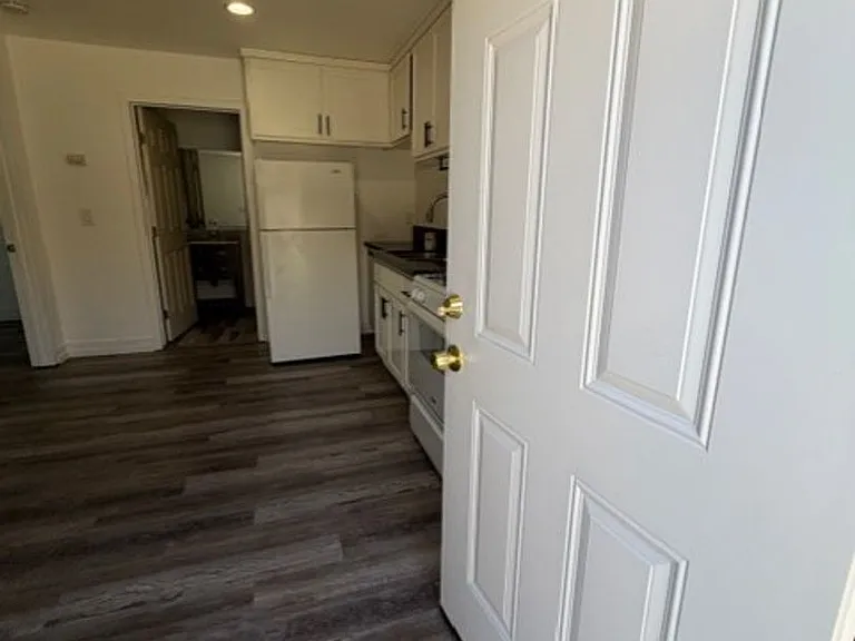 3320 W 66th St — Photo 3