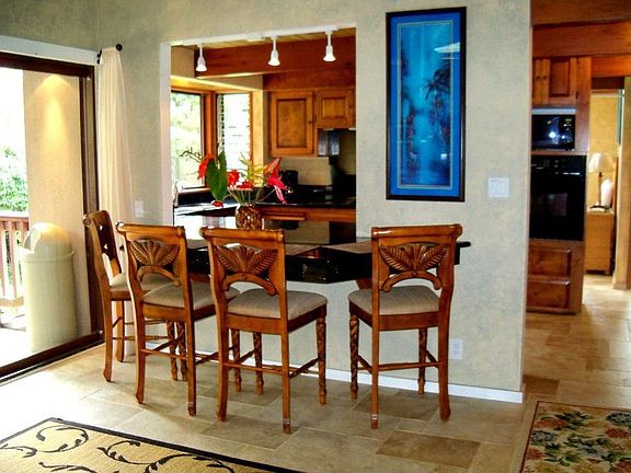 Kitchen bar