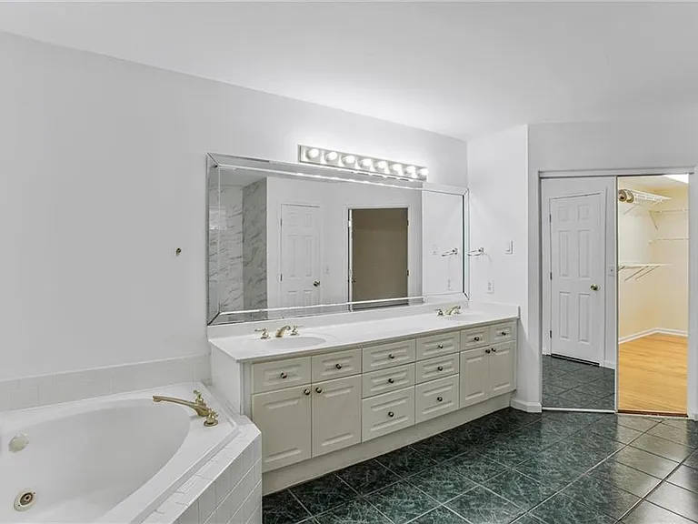 16 Ancient Oak Ct NE — Photo 43