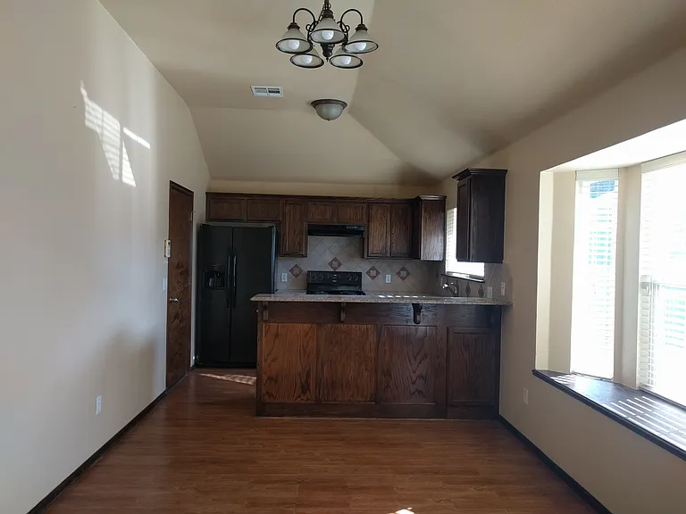 1700 Teakwood Cir — Photo 2