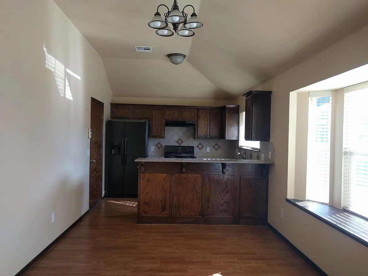Building Photo - 1700 Teakwood Cir