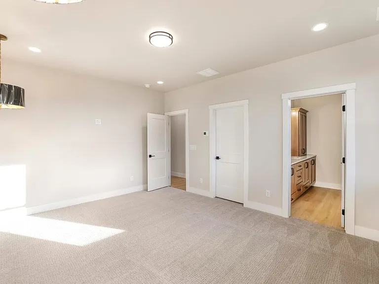 541 Canyon Falls Dr — Photo 36