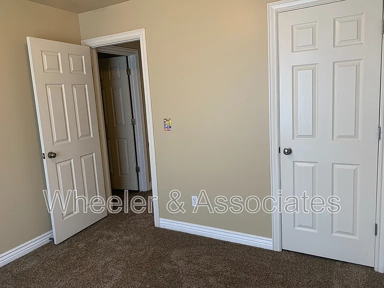 155 N Century Dr — Photo 14