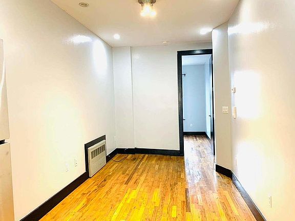 3rd image of 198 Scholes St #3L3