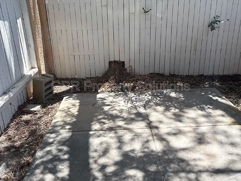704 Fruit Ave NW — Photo 11