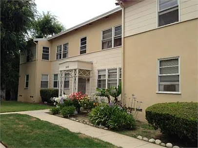Silverlake Garden Apartments — Photo 10