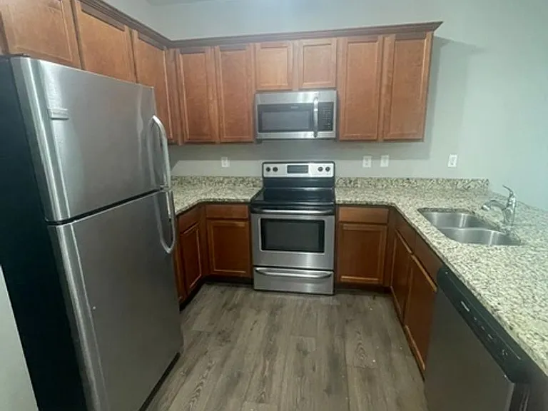 1025 Cedar Village Trl — Photo 5