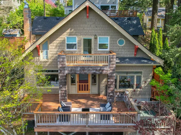 1735 SW Terrace Dr, Portland, OR 97201