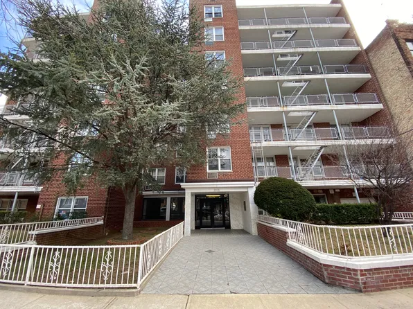 2035 East 7th Street image 1 of 7