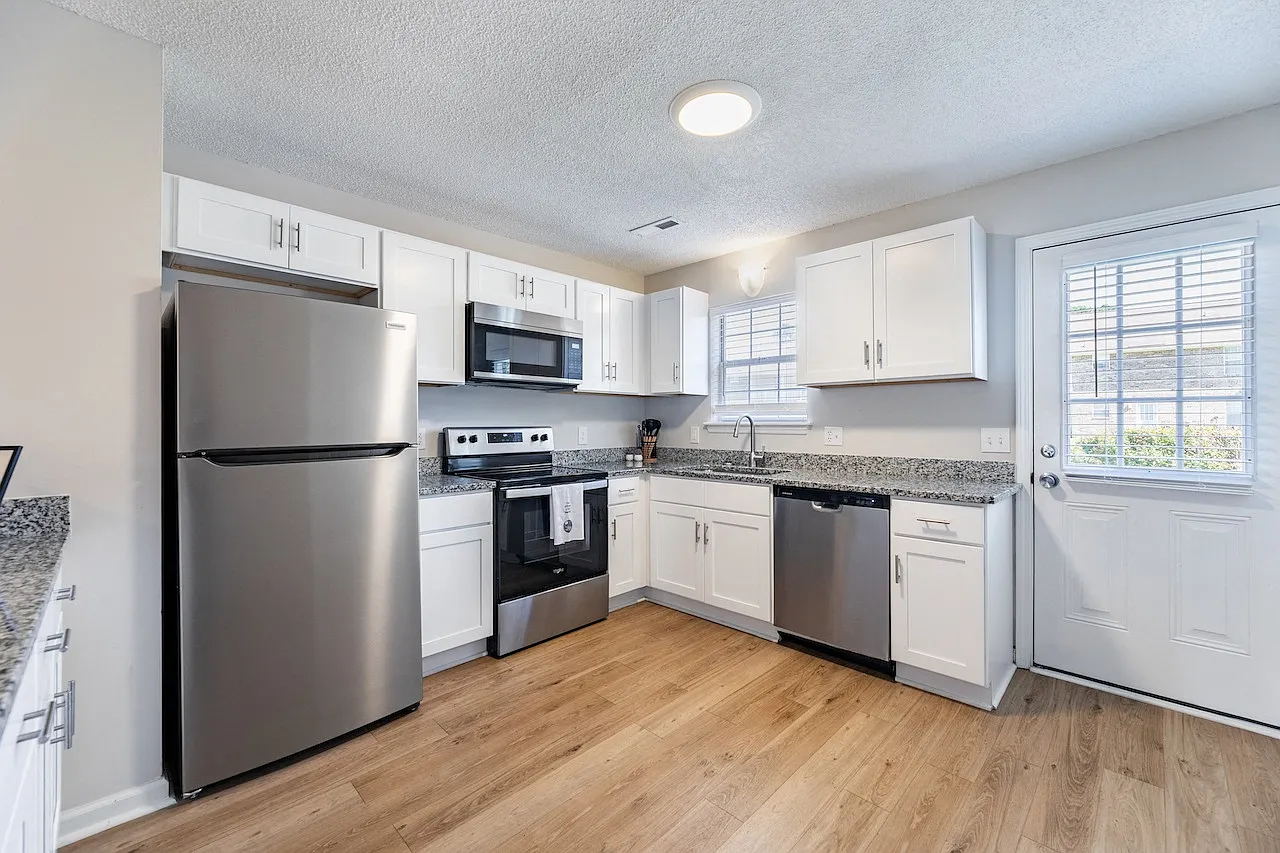 South Haven Apartments — Photo 2