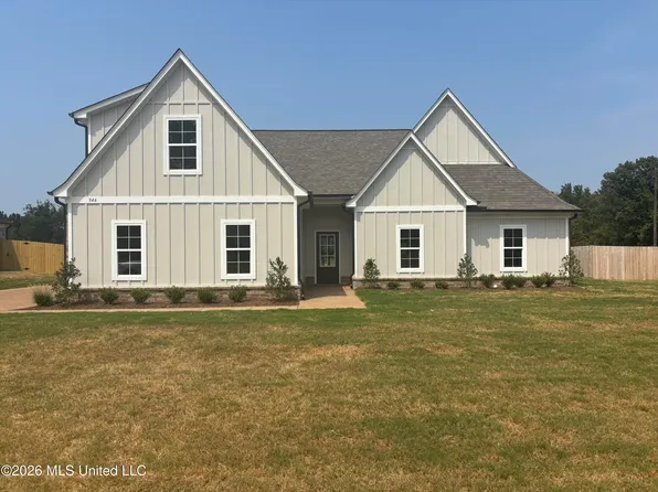 946 Buttermilk Dr, Nesbit, MS 38651