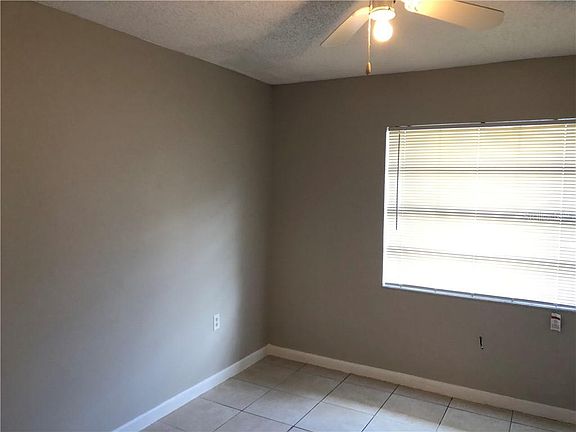 4th image of 3056 Skyview Dr