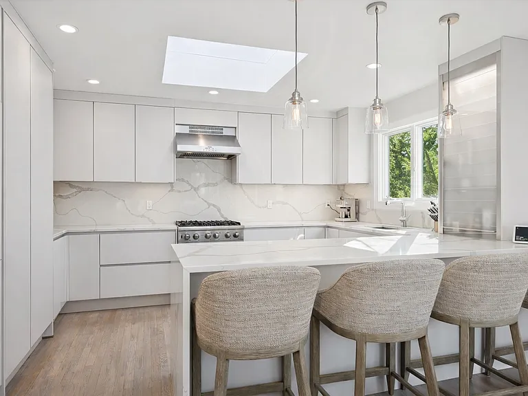 3 Southwood Ln — Photo 6