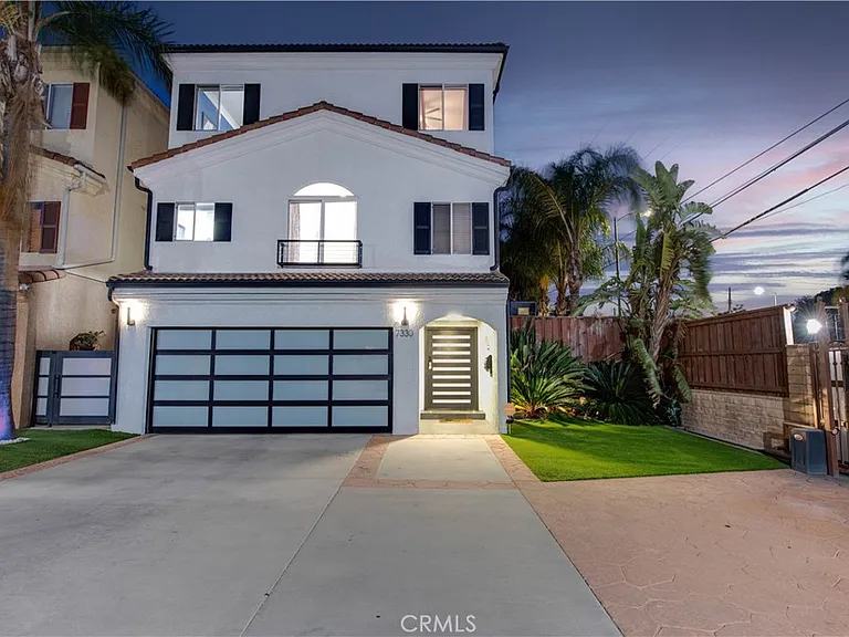 7330 De Soto Ave — Photo 1